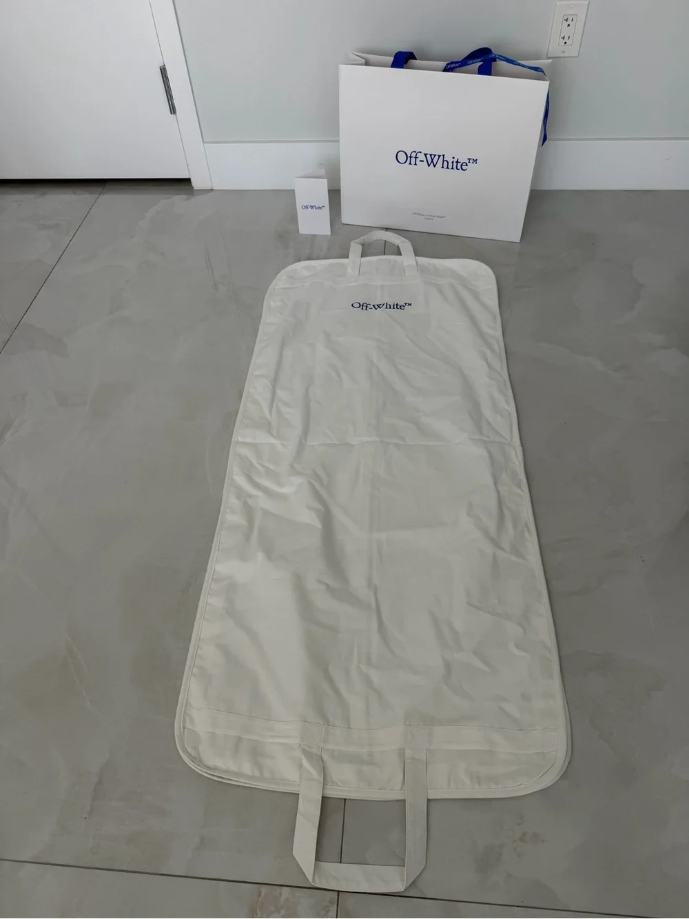 Newest Rare Off-White Garment Bag Shopping Bag & Receipt Holder